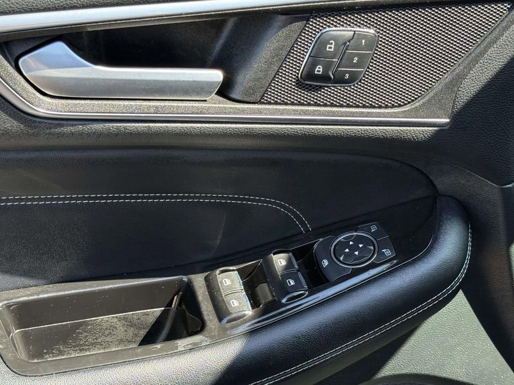 Used 2016 Ford Edge Titanium w/ Equipment Group 301A image 11