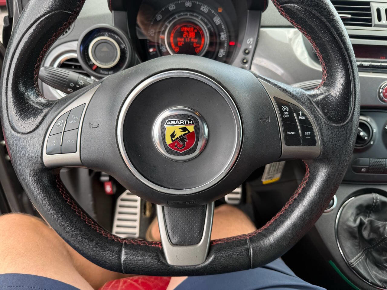 Used 2013 FIAT 500 Abarth w/ Beats Audio Pkg FWD image 17