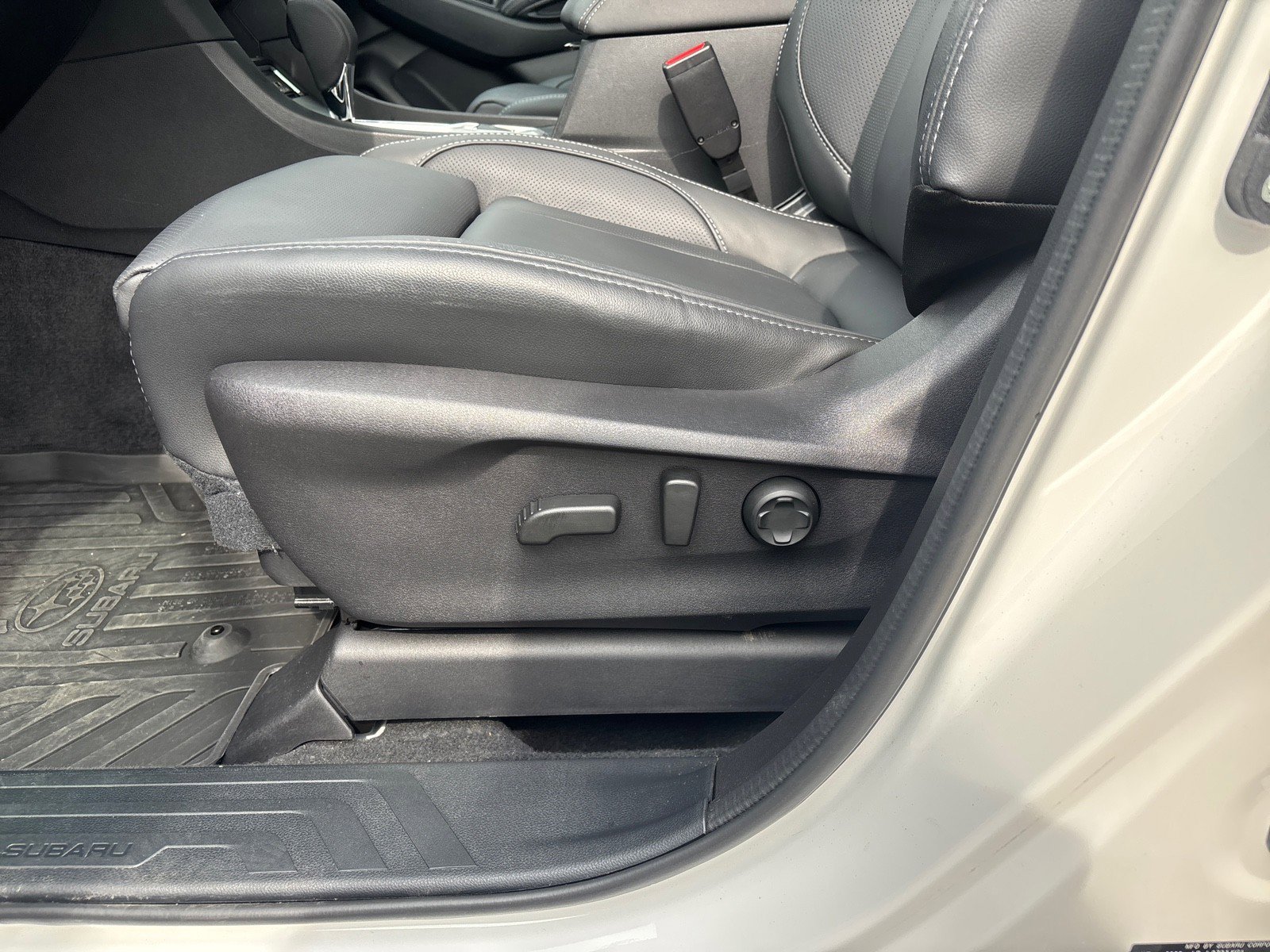 Certified 2025 Subaru Ascent Limited w/ Popular Package #1 image 13