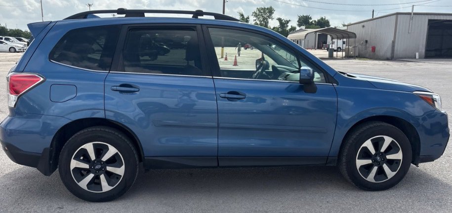 Used 2017 Subaru Forester 2.5i Limited AWD/4WD image 9
