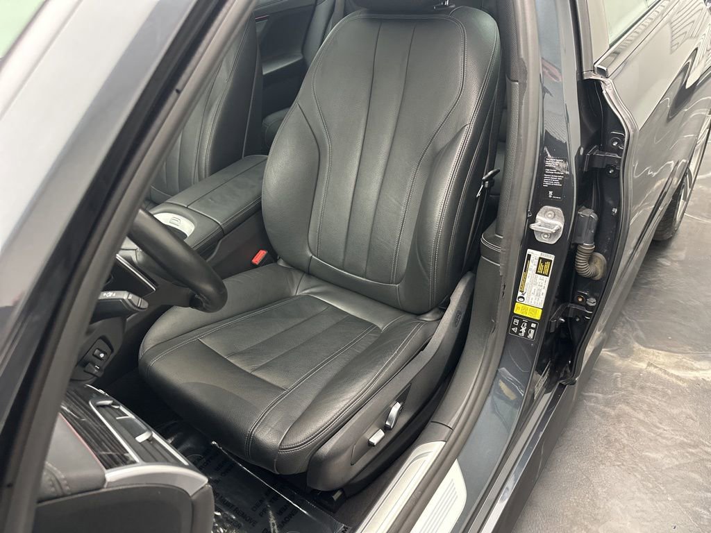 Used 2019 BMW 740i xDrive w/ M Sport Package image 15