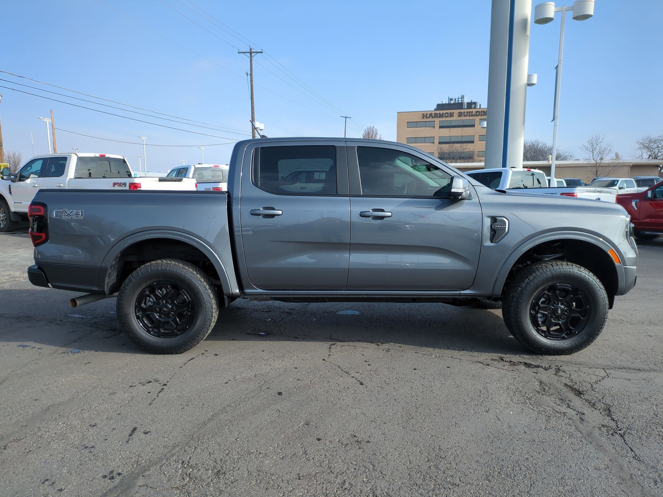 Used 2025 Ford Ranger Lariat w/ FX4 Off-Road Package image 2