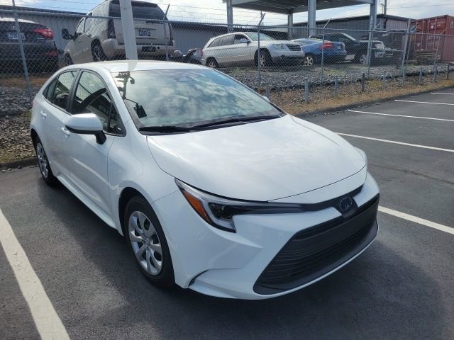 Used 2024 Toyota Corolla LE image 1
