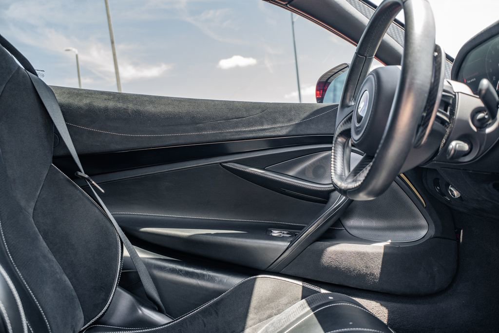 Used 2021 McLaren 720S Performance RWD image 21