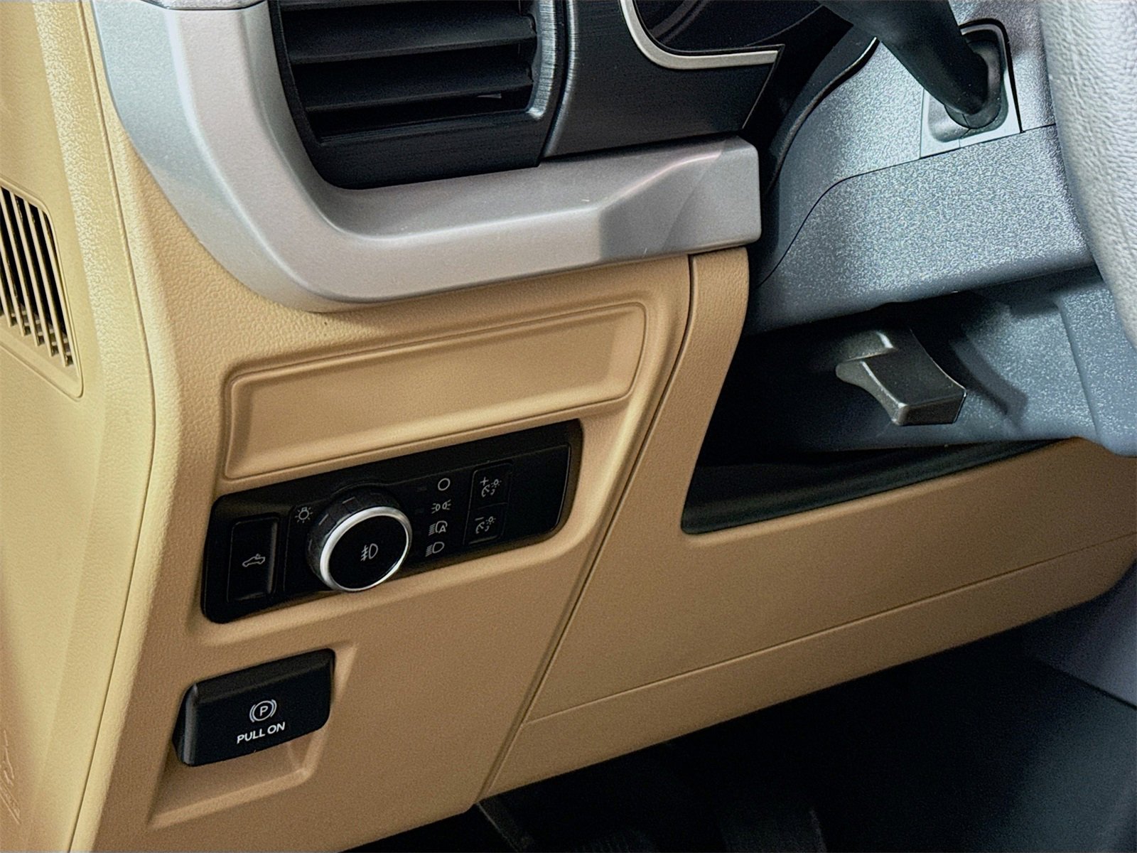 Used 2023 Ford F150 XLT image 8