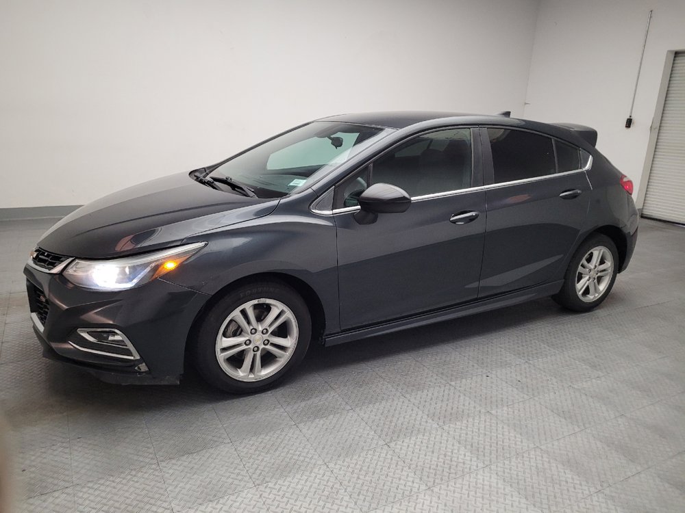 Used 2018 Chevrolet Cruze LT w/ Convenience Package FWD image 2