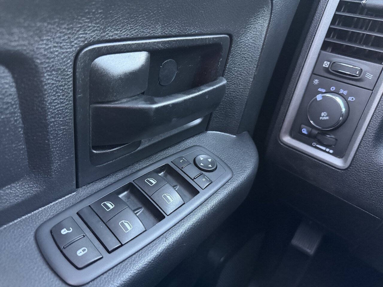 Used 2016 RAM 1500 Express w/ Popular Equipment Group AWD/4WD image 19