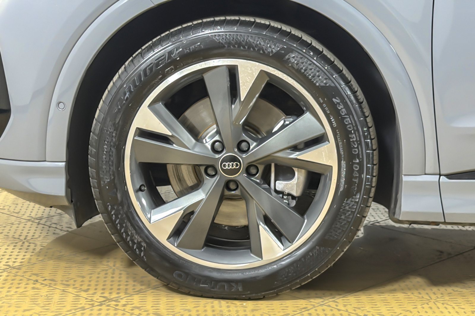 Certified 2024 Audi Q4 e-tron Premium Plus w/ Premium Plus AWD/4WD image 26