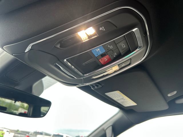 New 2025 Jeep Wagoneer Series III w/ Rear Seat Video Group 1 image 35