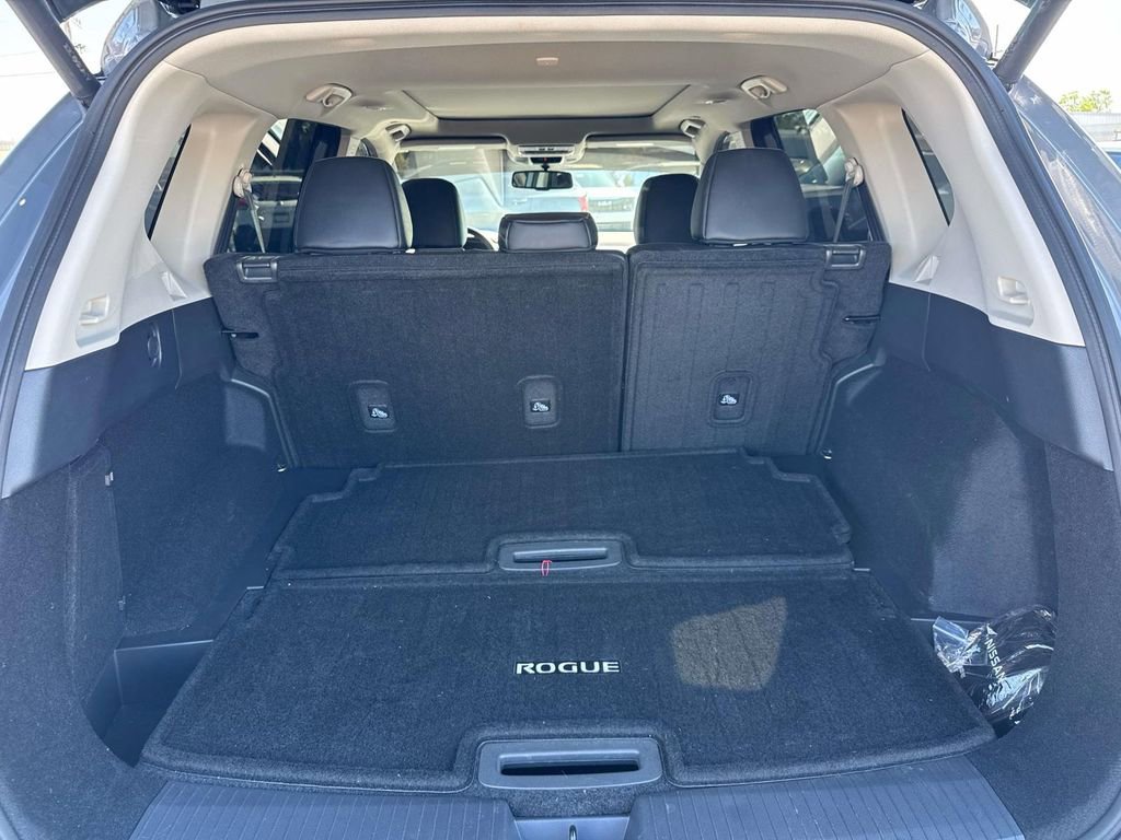 Used 2023 Nissan Rogue SL image 11