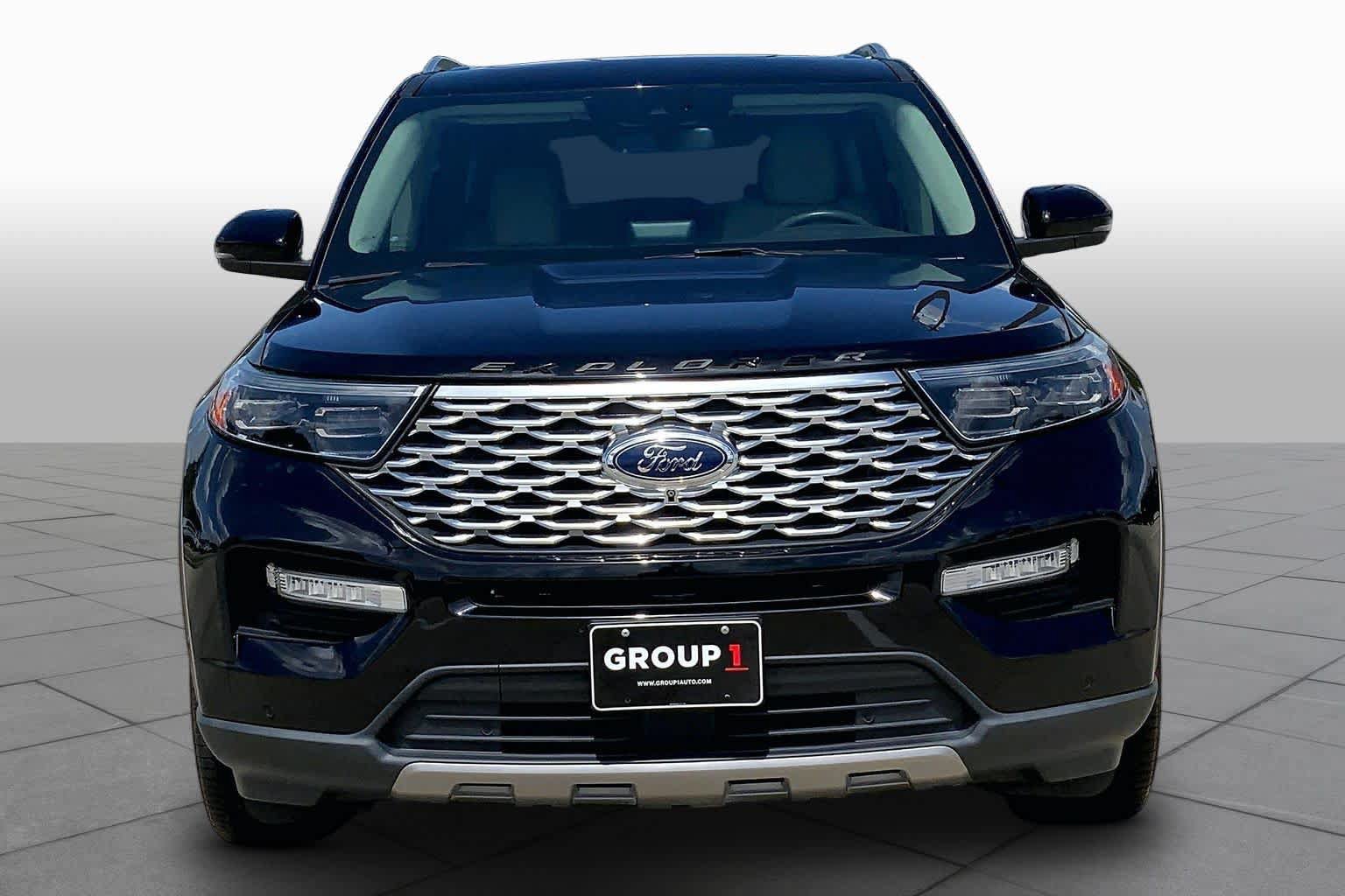 Used 2021 Ford Explorer Platinum w/ Premium Technology Package AWD/4WD image 4