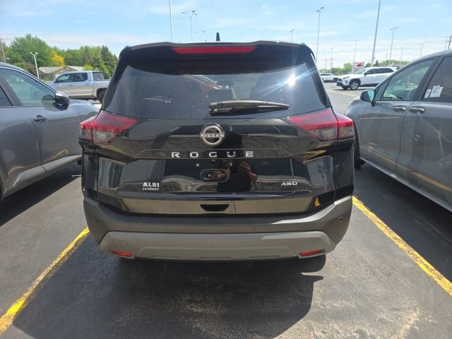 Used 2023 Nissan Rogue S AWD/4WD image 5