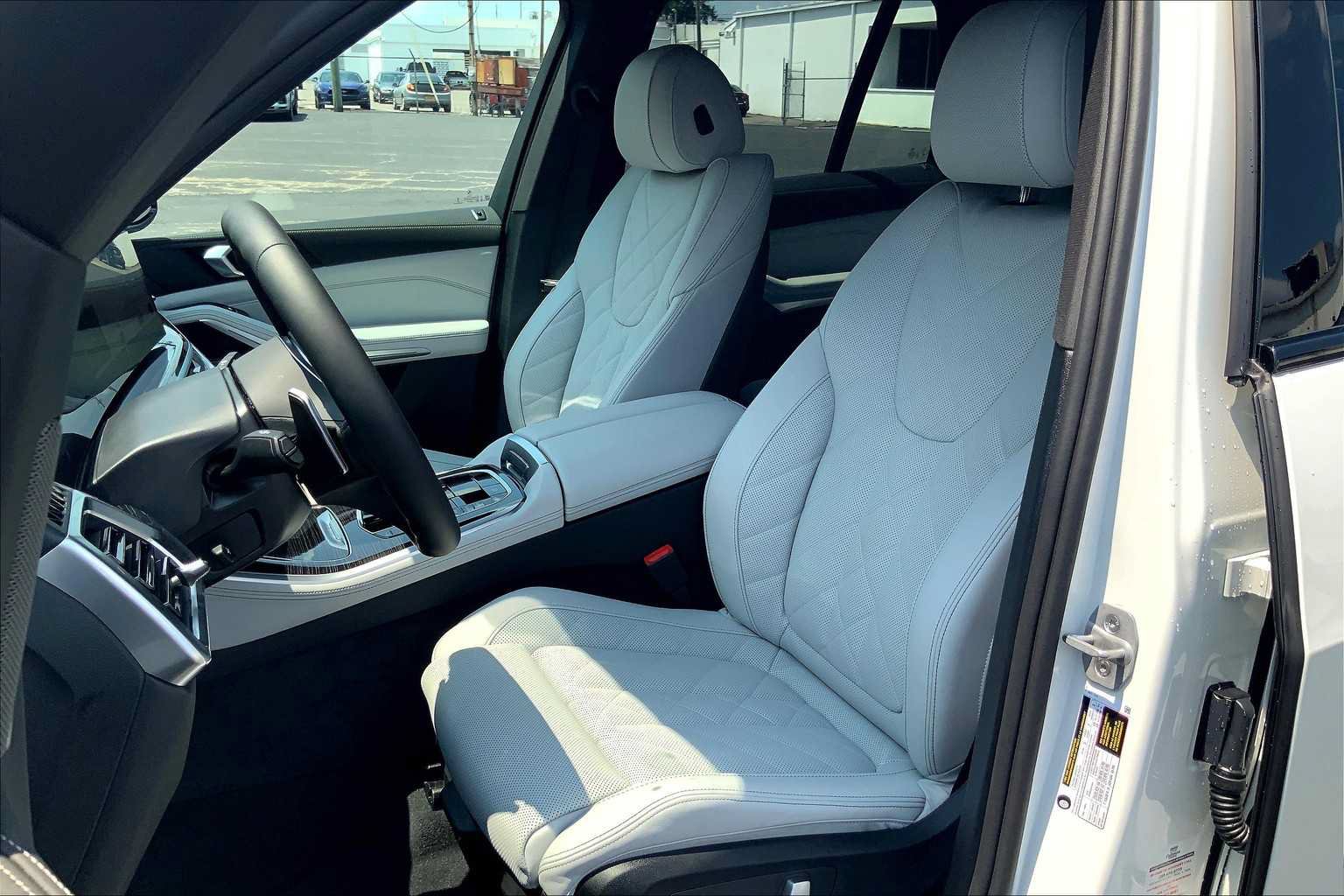 Certified 2026 BMW X5 sDrive40i w/ M Sport Package RWD image 9