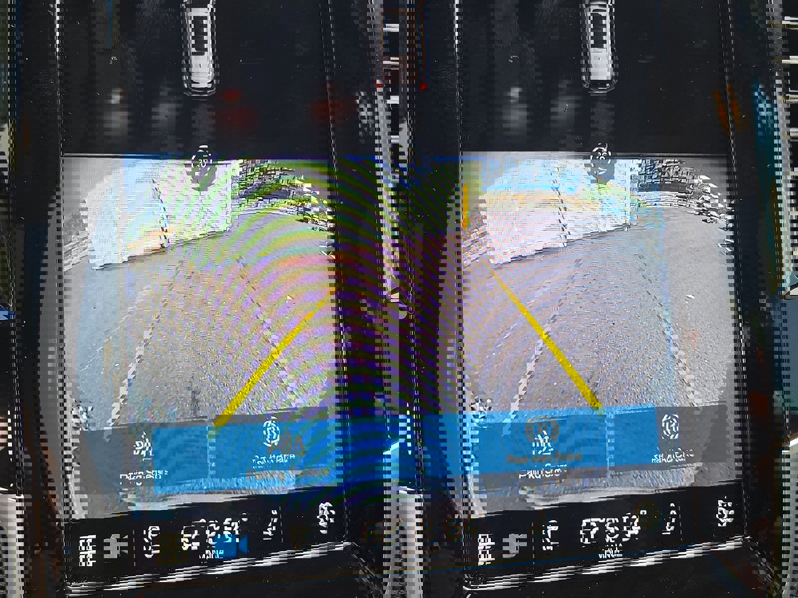 Used 2023 Volvo XC90 B6 Plus image 19