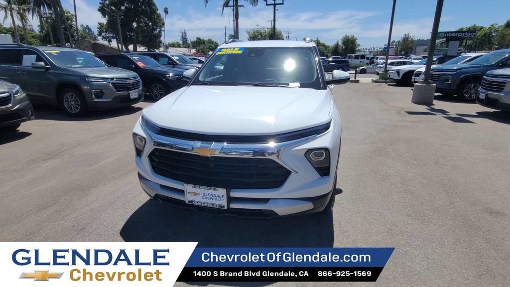 Used 2025 Chevrolet TrailBlazer LT FWD image 4