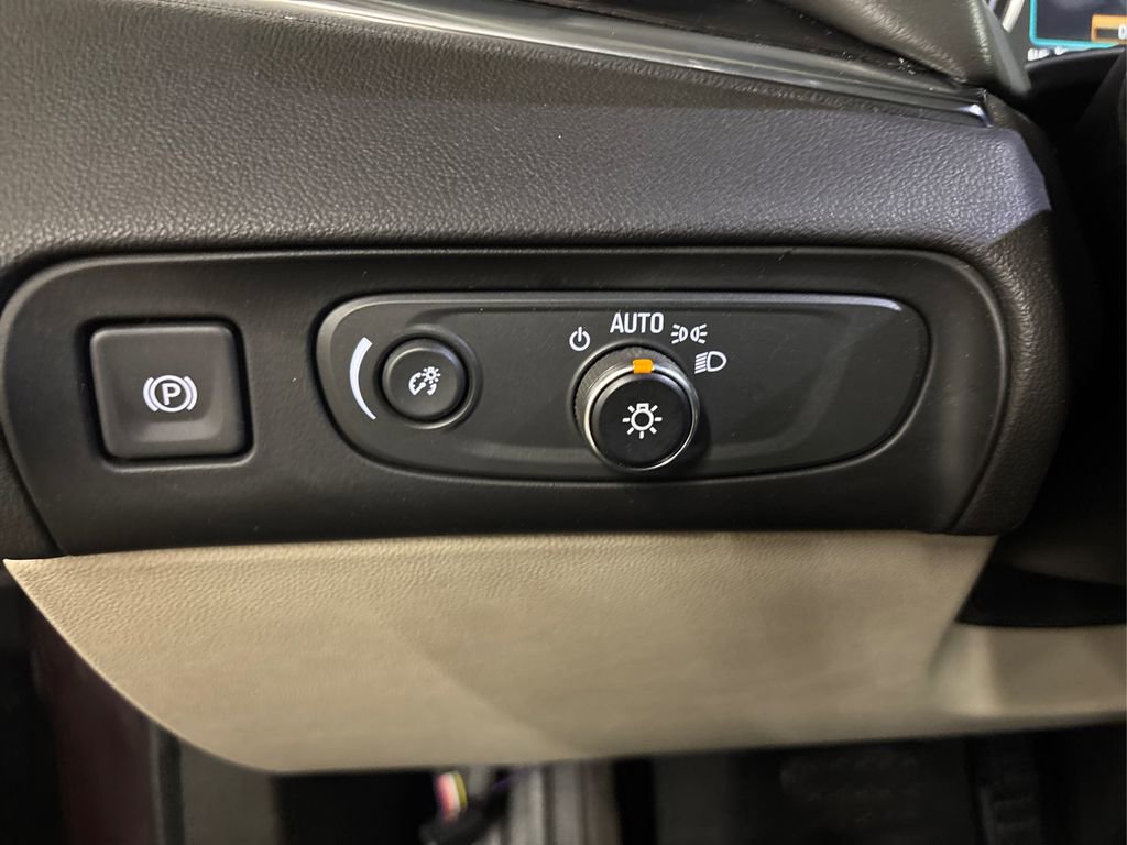 Used 2019 Buick Enclave Essence w/ LPO, Cargo Package image 25