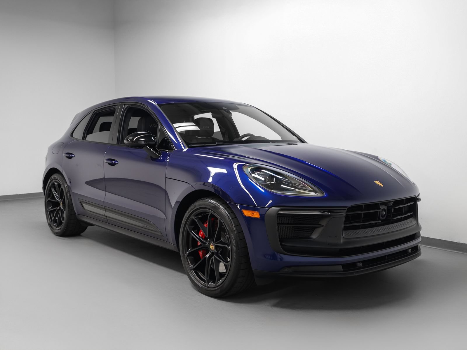 Certified 2024 Porsche Macan GTS w/ GTS Sport Package AWD/4WD image 10