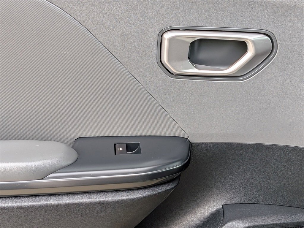 Used 2025 Kia K4 LXS image 25