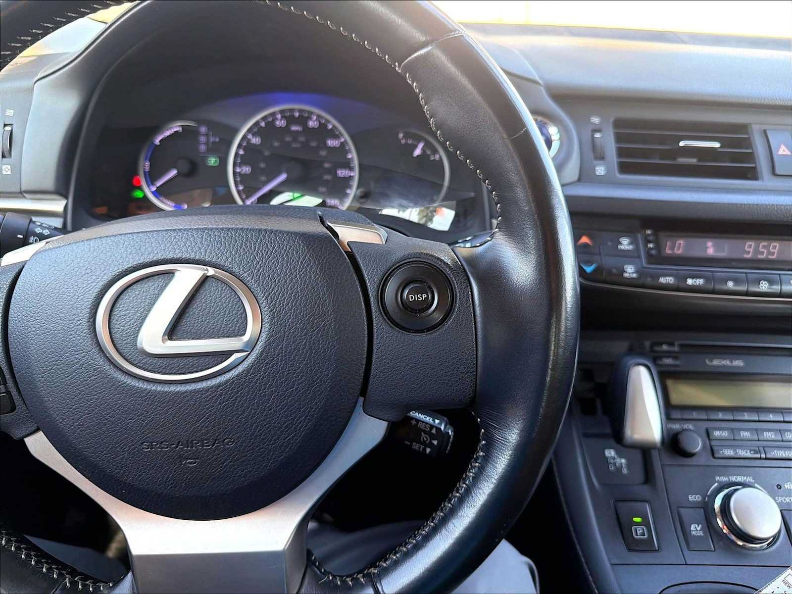 Used 2015 Lexus CT 200h FWD image 22