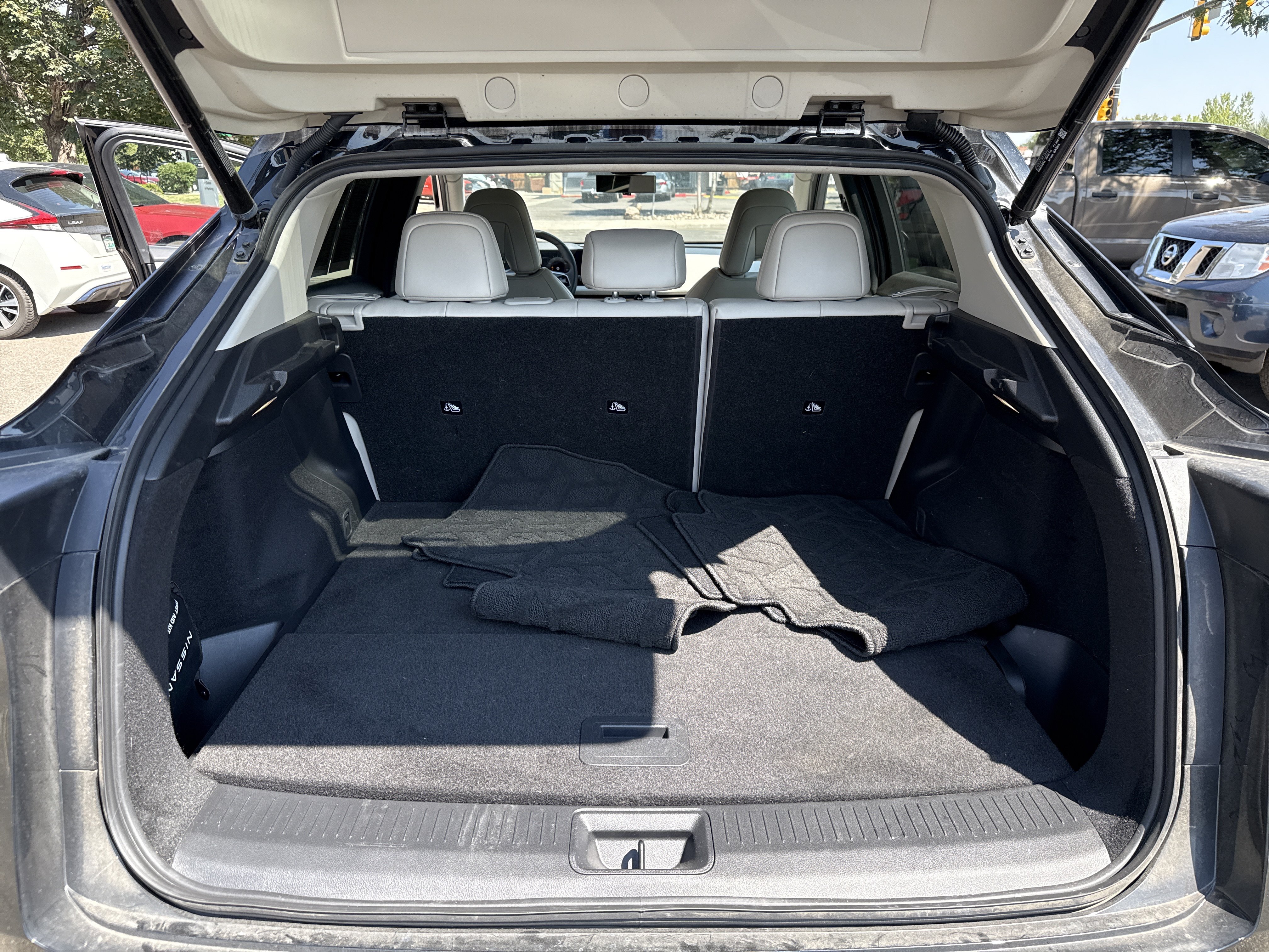 Certified 2025 Nissan Ariya AWD image 17