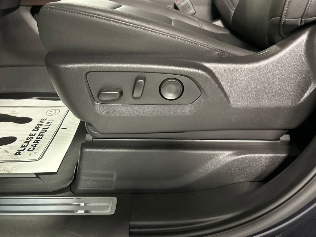 New 2026 GMC Sierra 2500 SLT w/ SLT Premium Package image 11