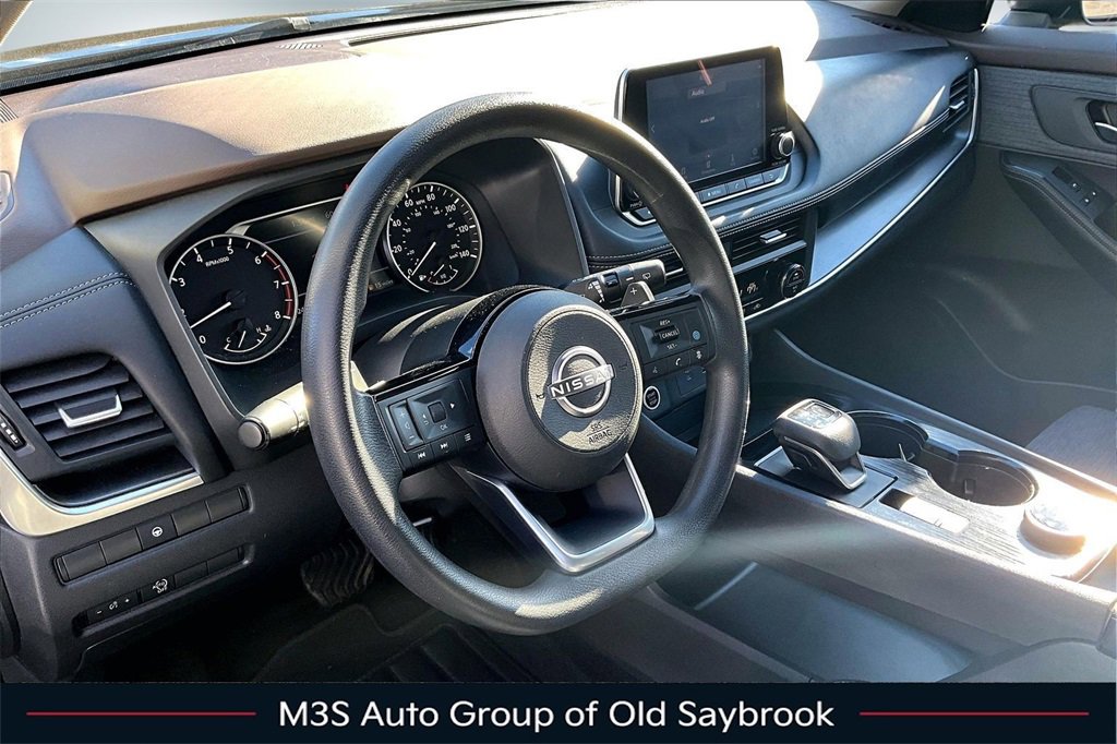 Used 2023 Nissan Rogue SV image 17