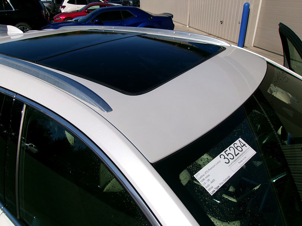 Used 2017 Cadillac XT5 Premium Luxury w/ Driver Assist Package AWD/4WD image 8