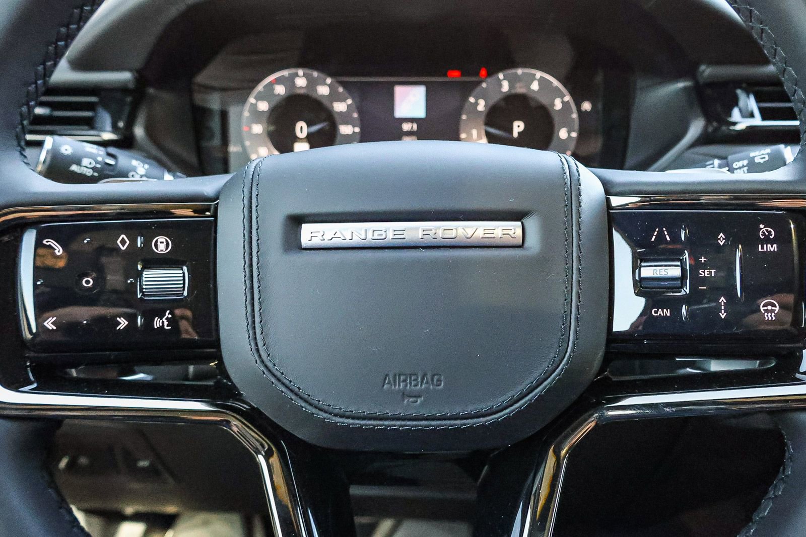 New 2026 Land Rover Range Rover Velar Dynamic SE image 36