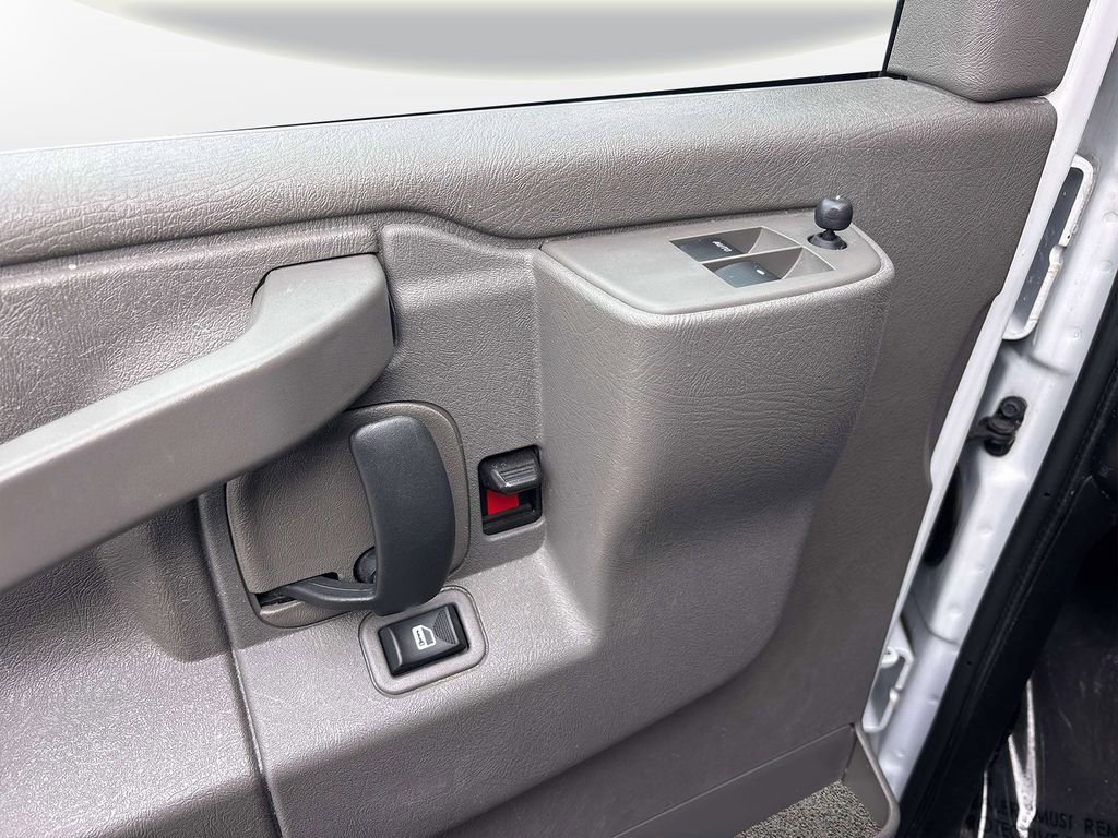 Used 2022 Chevrolet Express 3500 LT w/ LT Preferred Equipment Group image 9