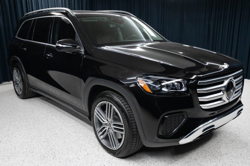 Certified 2026 Mercedes-Benz GLS 450 4MATIC image 3