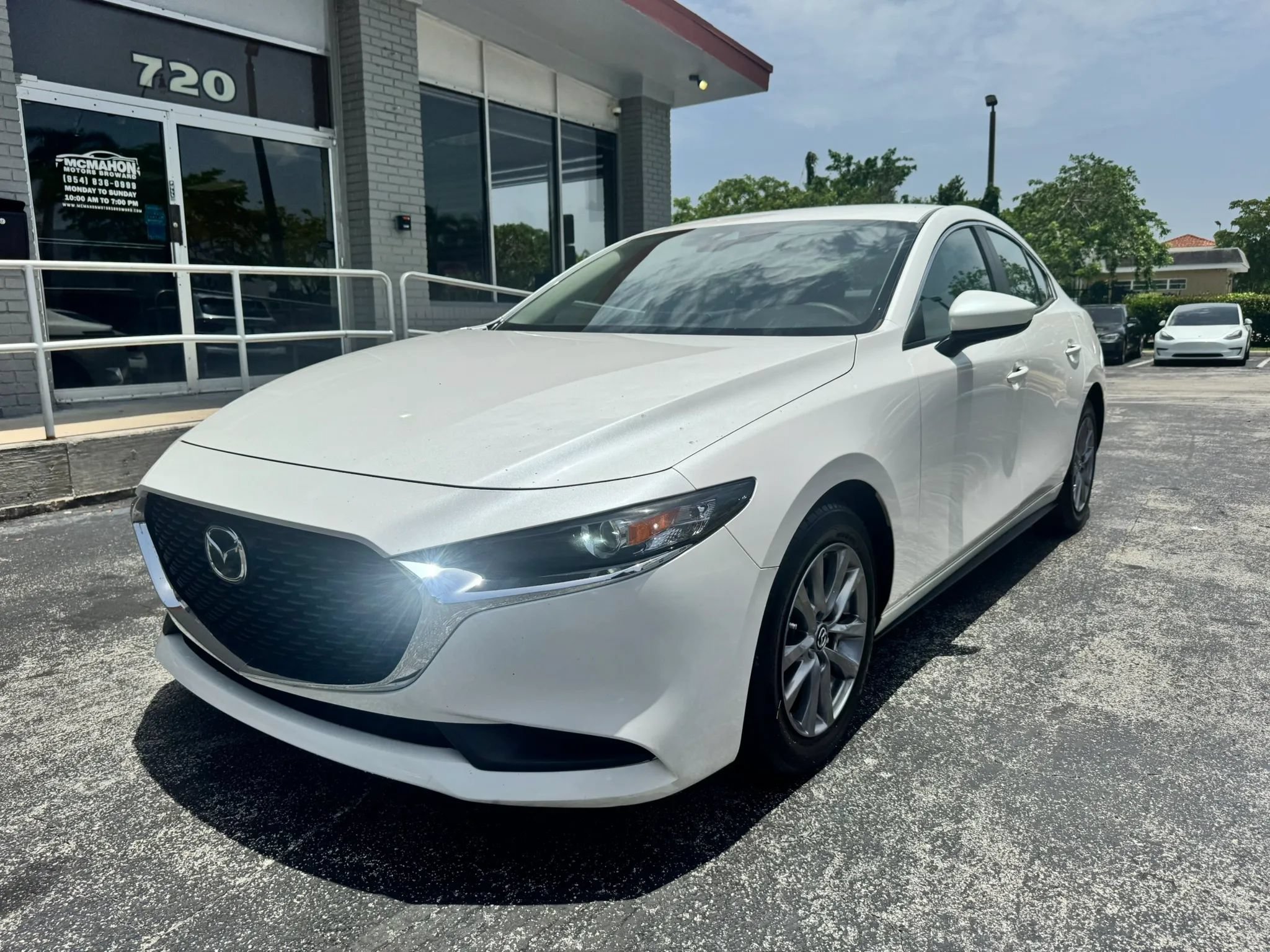 Used 2021 MAZDA MAZDA3 s FWD image 1
