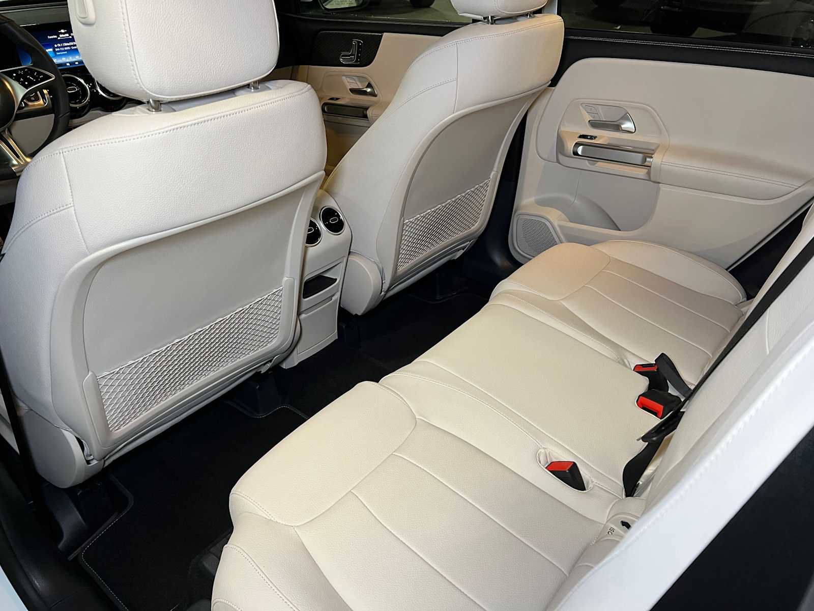 Certified 2025 Mercedes-Benz GLB 250 4MATIC image 20