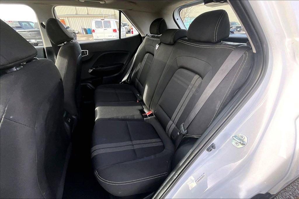 Used 2025 Hyundai Venue SEL image 23