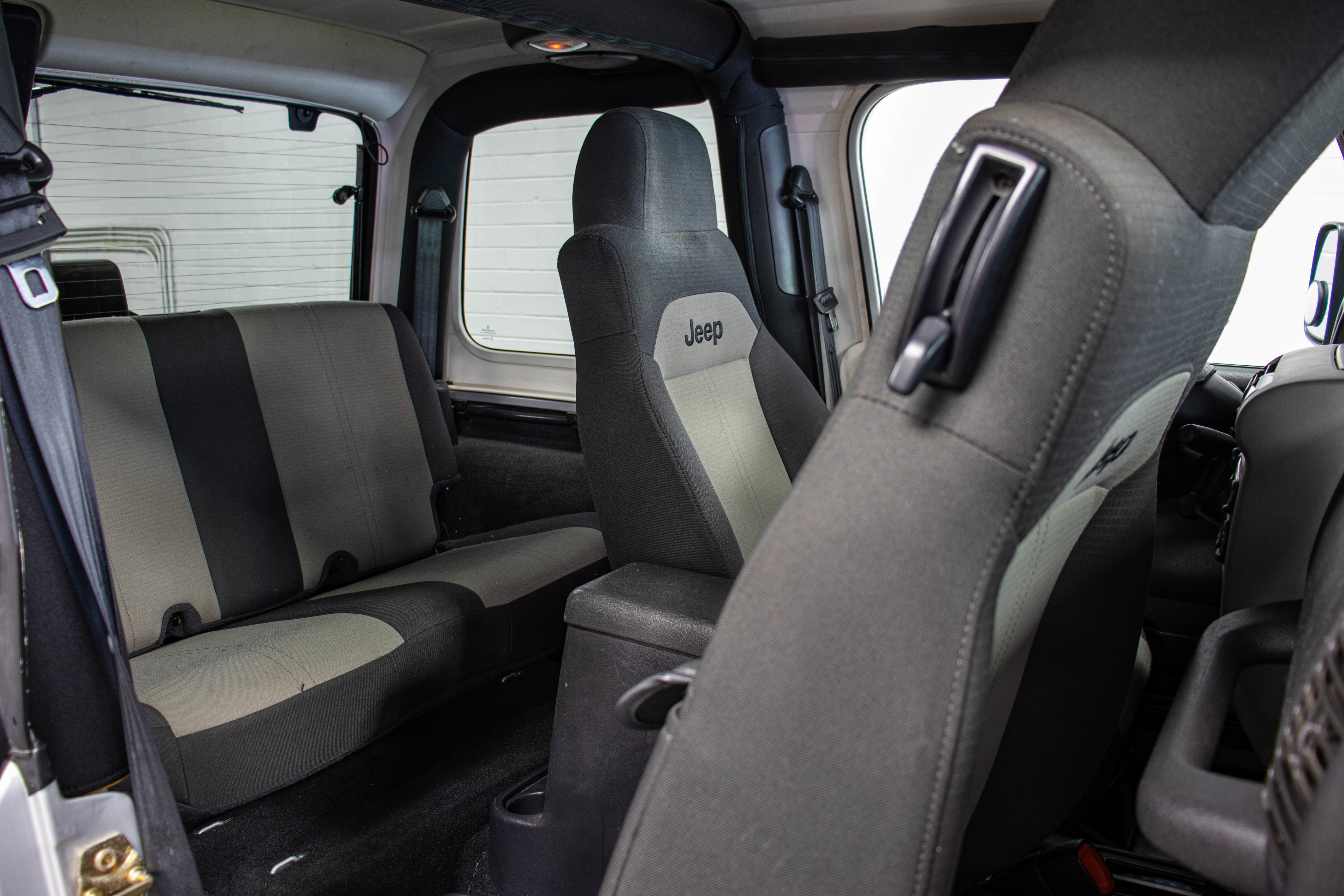 Used 2004 Jeep Wrangler X w/ Convenience Group AWD/4WD image 22