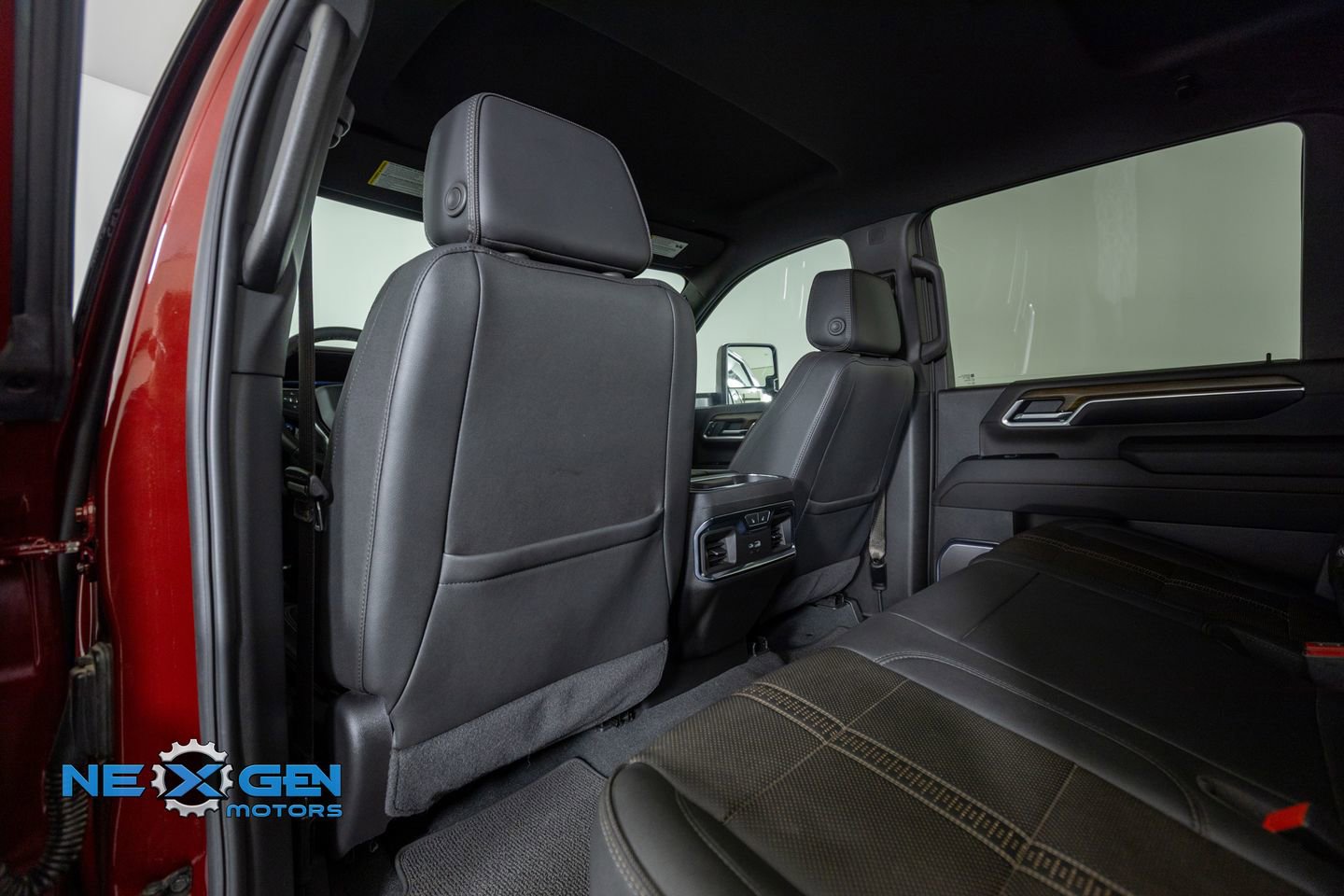 Used 2025 Chevrolet Silverado 2500 High Country w/ Technology Package image 26