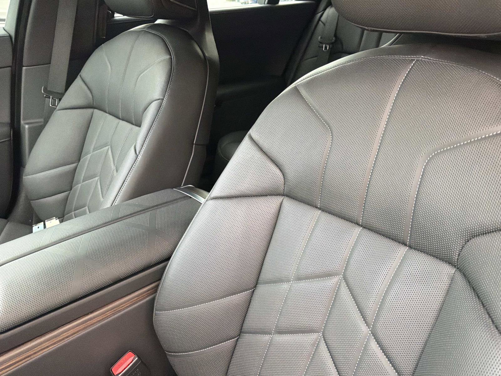 Certified 2025 BMW 760i xDrive AWD/4WD image 20