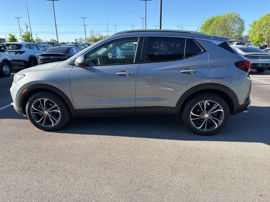 Used 2023 Buick Encore GX Select image 15