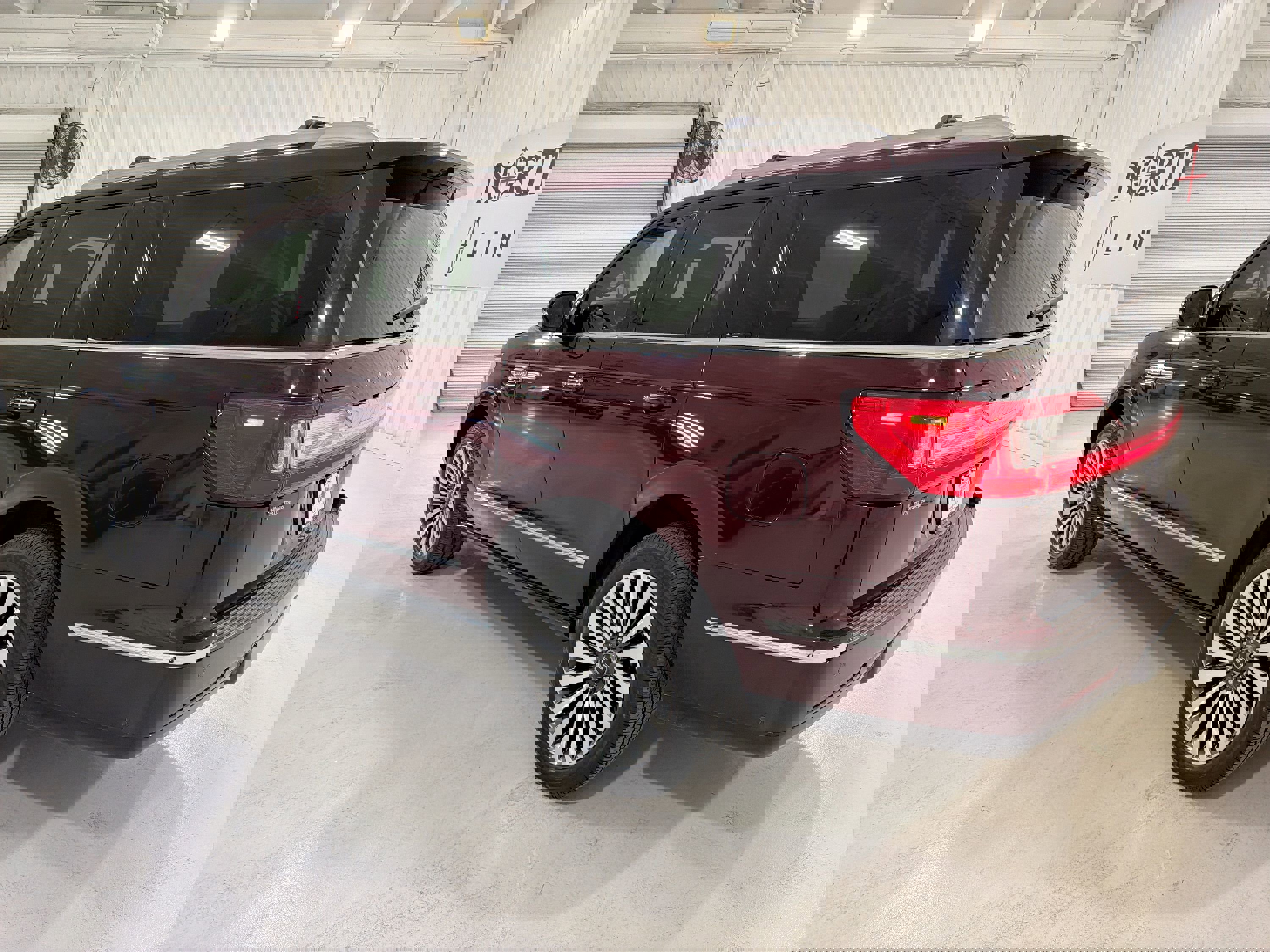 Used 2021 Lincoln Navigator L Reserve w/ Luxury Package image 27