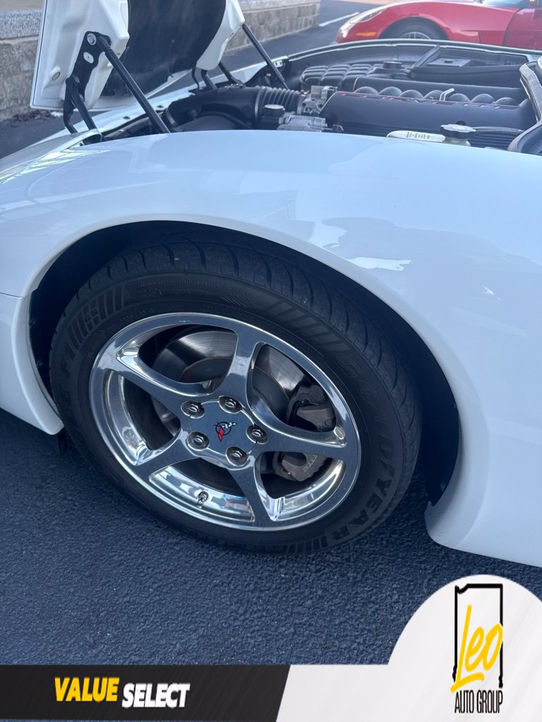 Used 2004 Chevrolet Corvette Coupe w/ Preferred Equipment Group RWD image 13