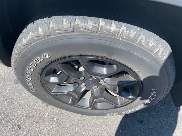Used 2019 Jeep Cherokee Trailhawk w/ Comfort/Convenience Group AWD/4WD image 8