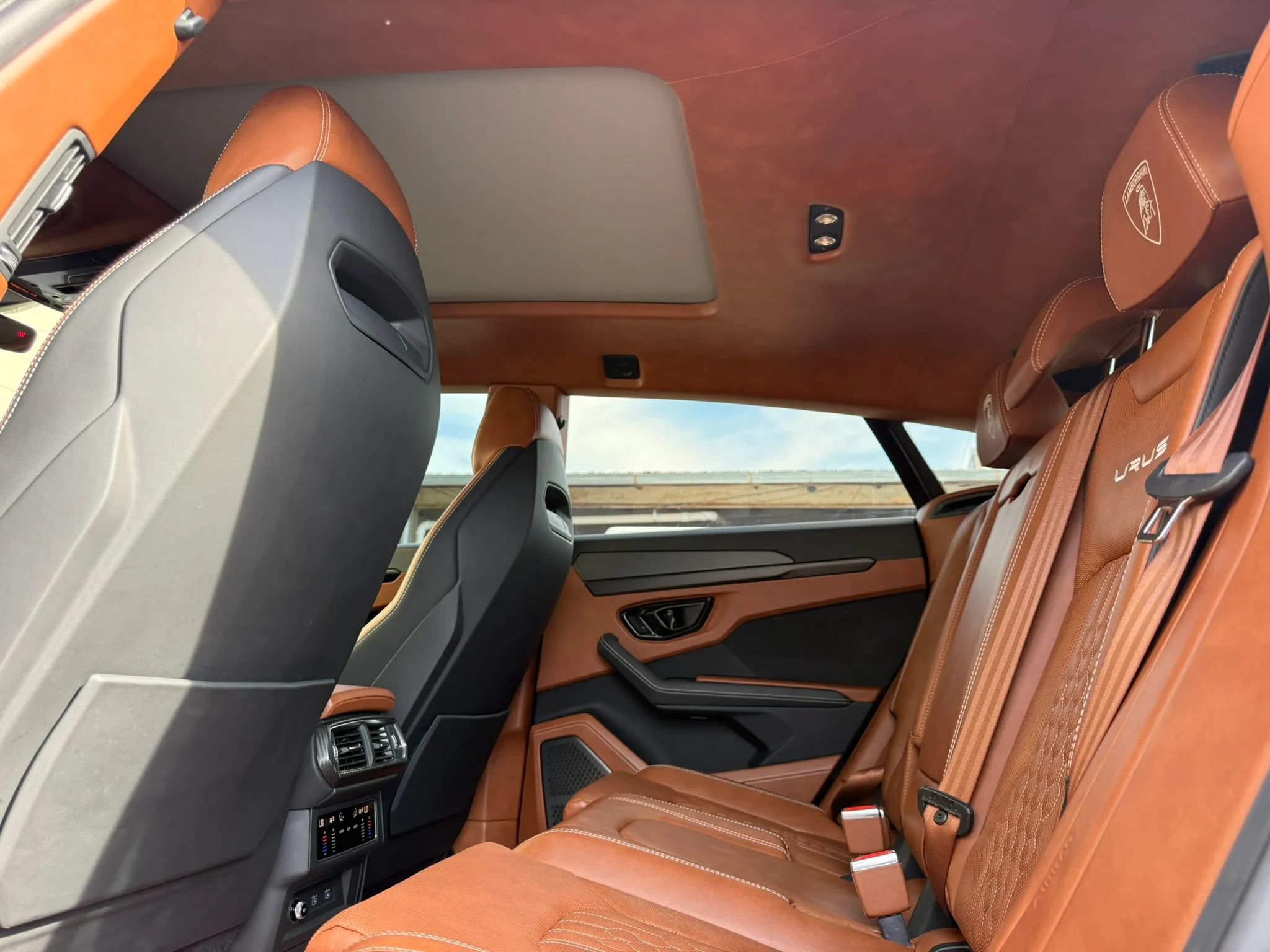 Used 2023 Lamborghini Urus S AWD/4WD image 54