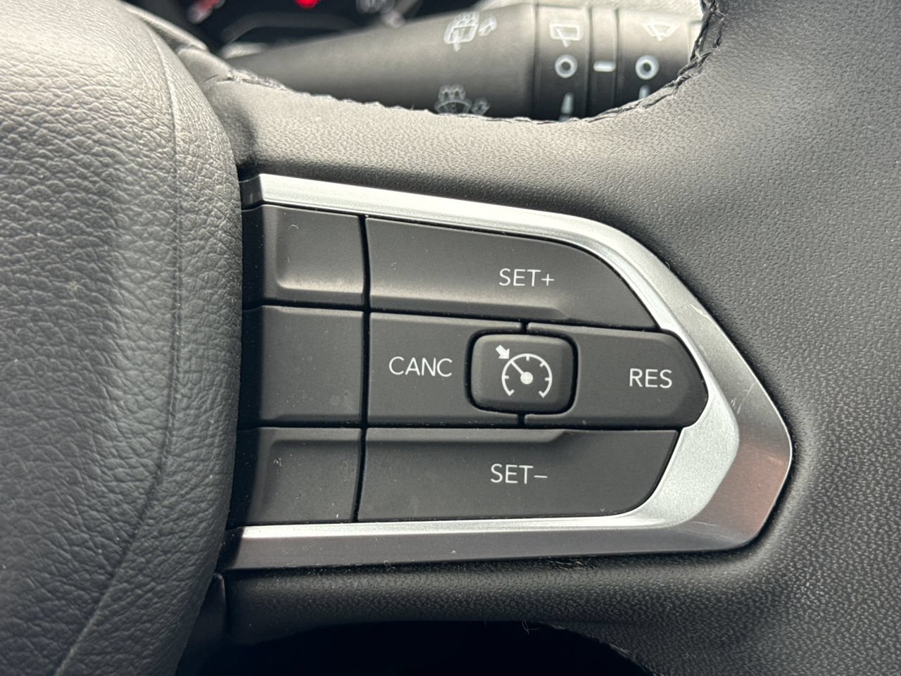 Used 2024 Jeep Compass Latitude AWD/4WD image 27
