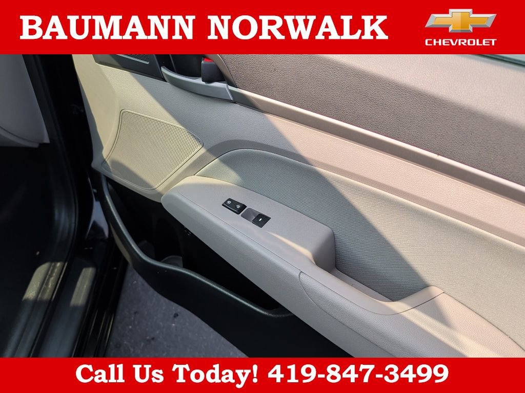 Used 2017 Hyundai Elantra SE FWD image 12