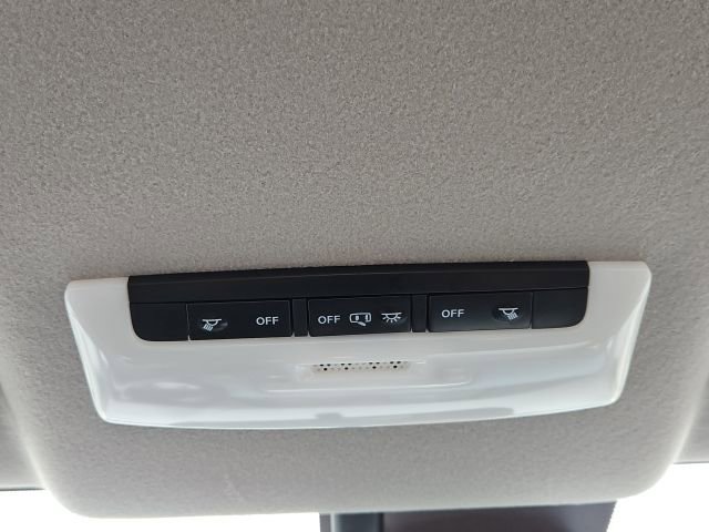 New 2025 Nissan Versa SV w/ Trunk Package image 42