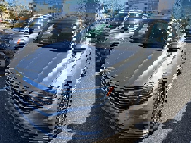 Used 2020 Volkswagen Jetta SE w/ SE Cold Weather Package image 3