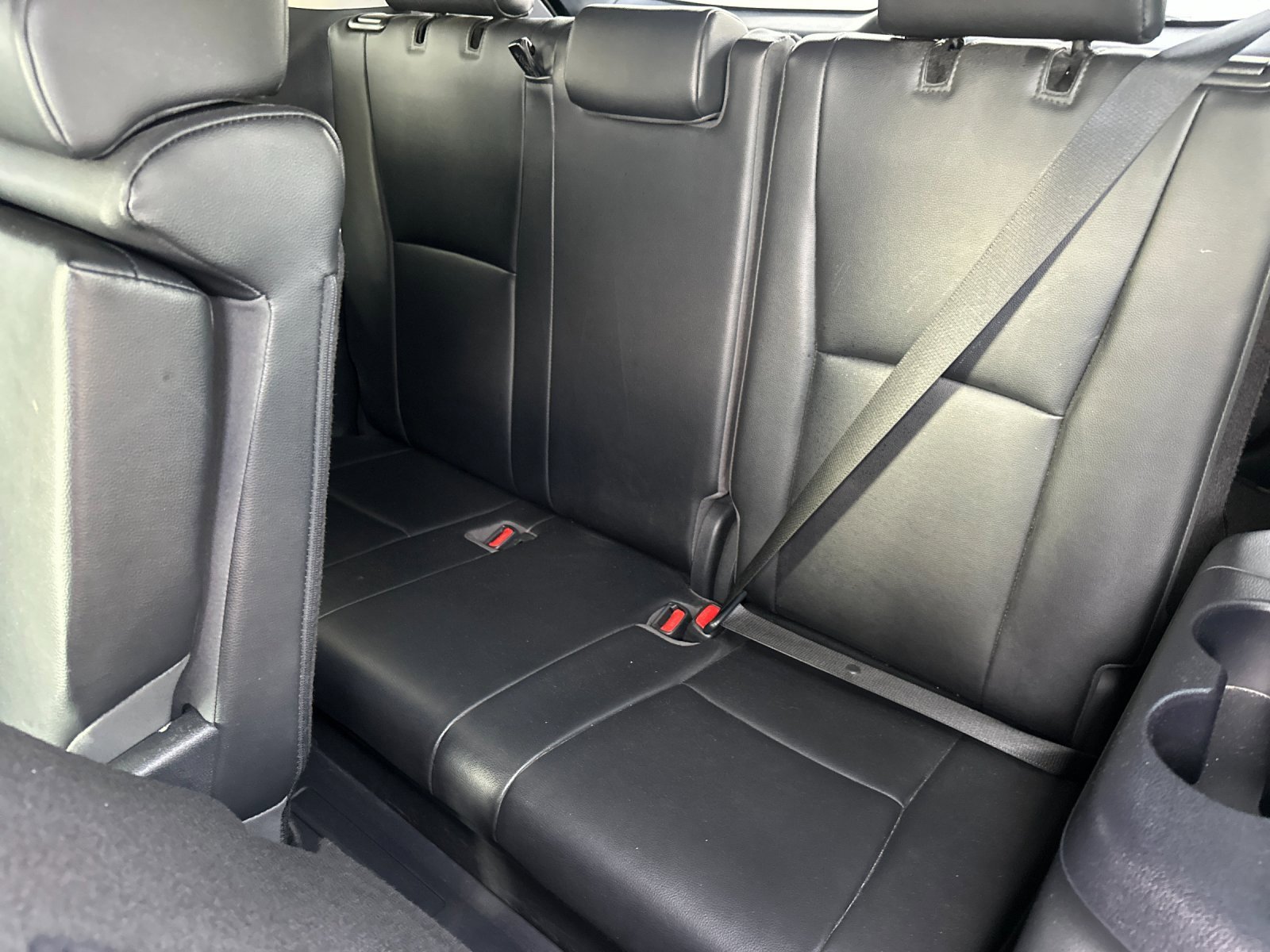 Used 2023 Toyota Highlander XLE image 14