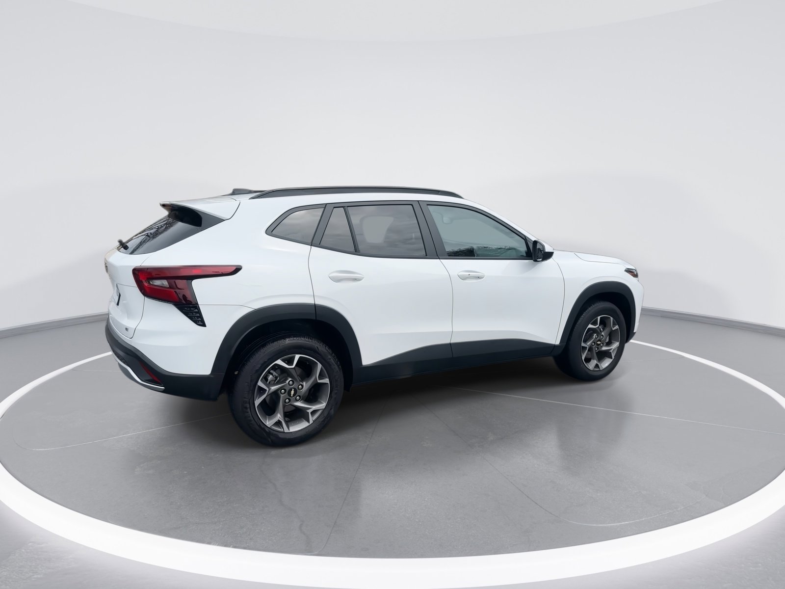 Used 2025 Chevrolet Trax LT w/ Driver Confidence Package image 9