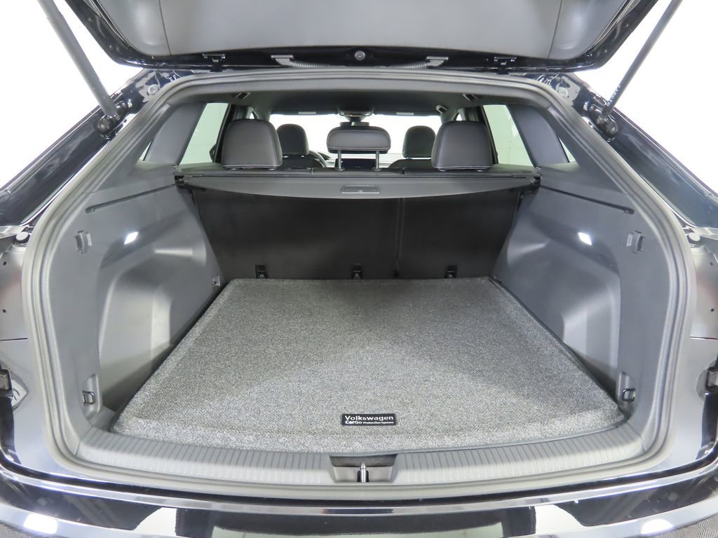 Used 2025 Volkswagen Atlas Cross Sport SE image 28