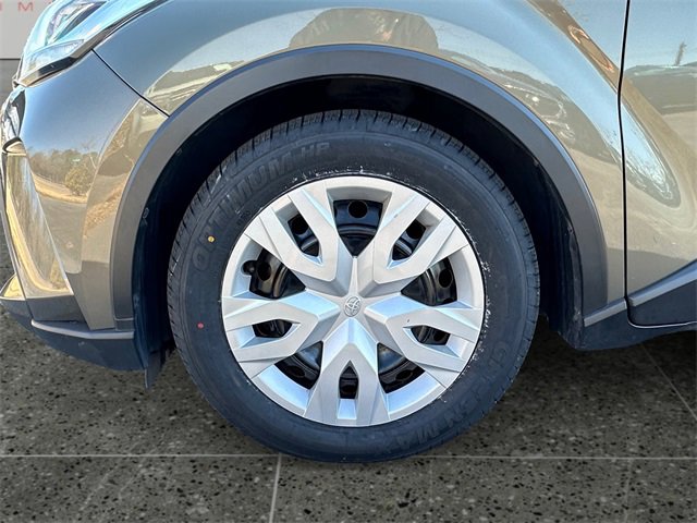 Used 2021 Toyota C-HR LE image 14