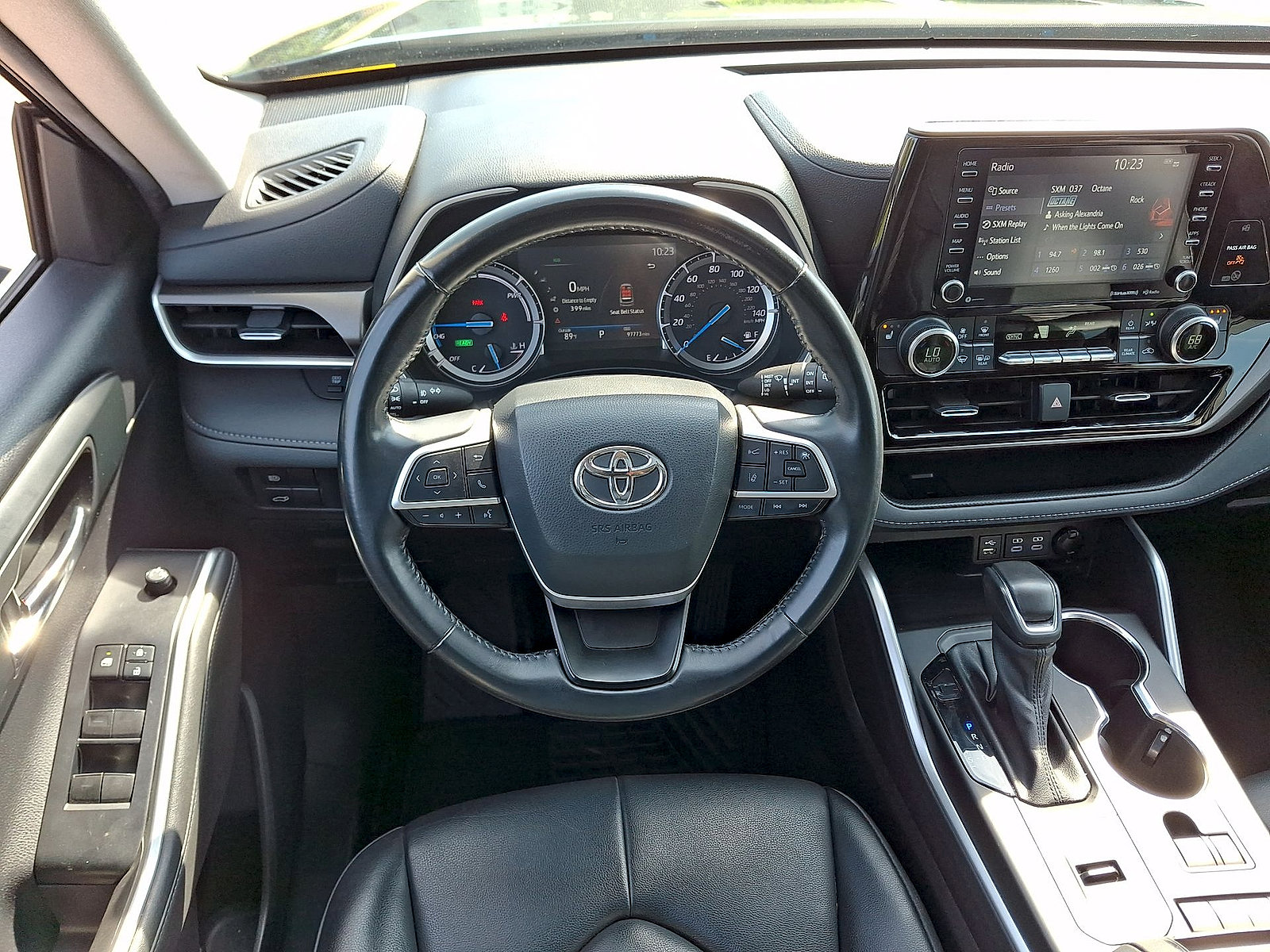 Used 2022 Toyota Highlander XLE AWD/4WD image 21